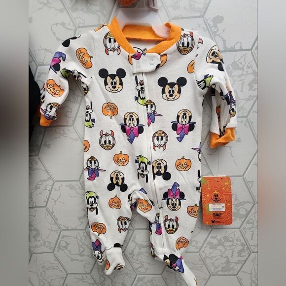 Nwt Unisex Boy or Girl Halloween Clothes Bundle, Size NB - Picture 3 of 5